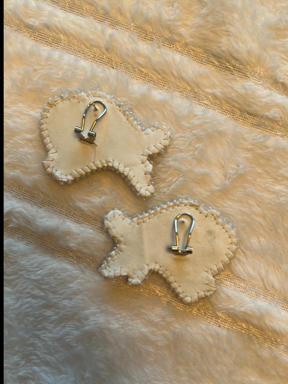 Handmade native buffalo earrings - Picture 2 of 2
